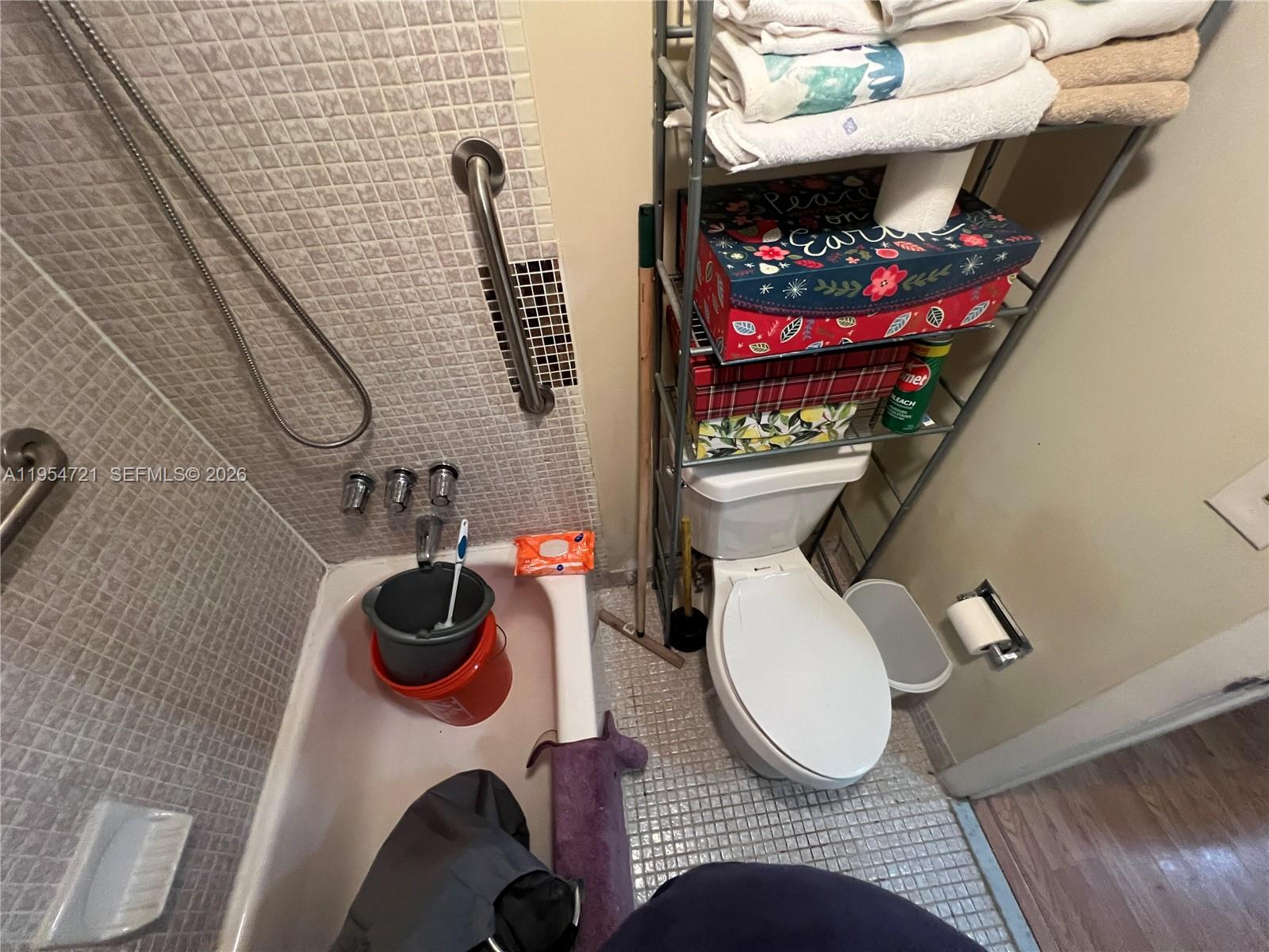 SOVEREIGNS CONDO - Residential