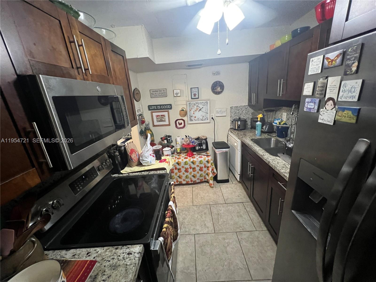 SOVEREIGNS CONDO - Residential