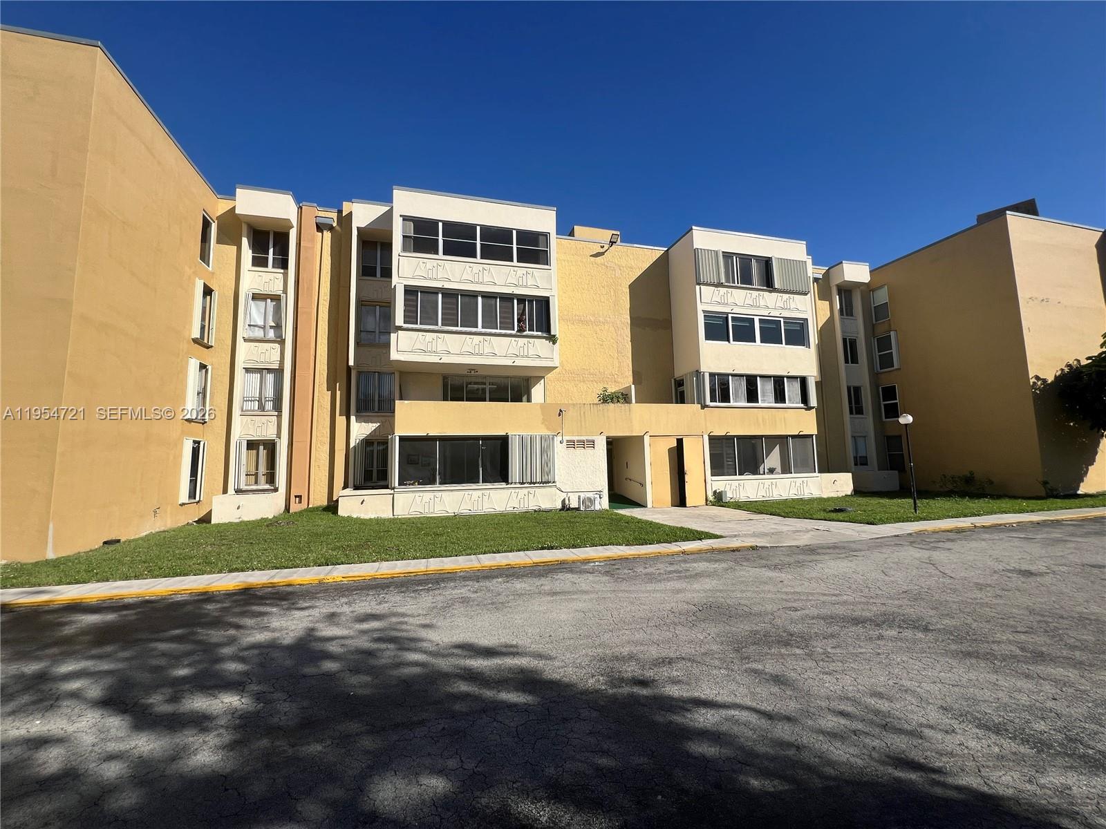 SOVEREIGNS CONDO - Residential