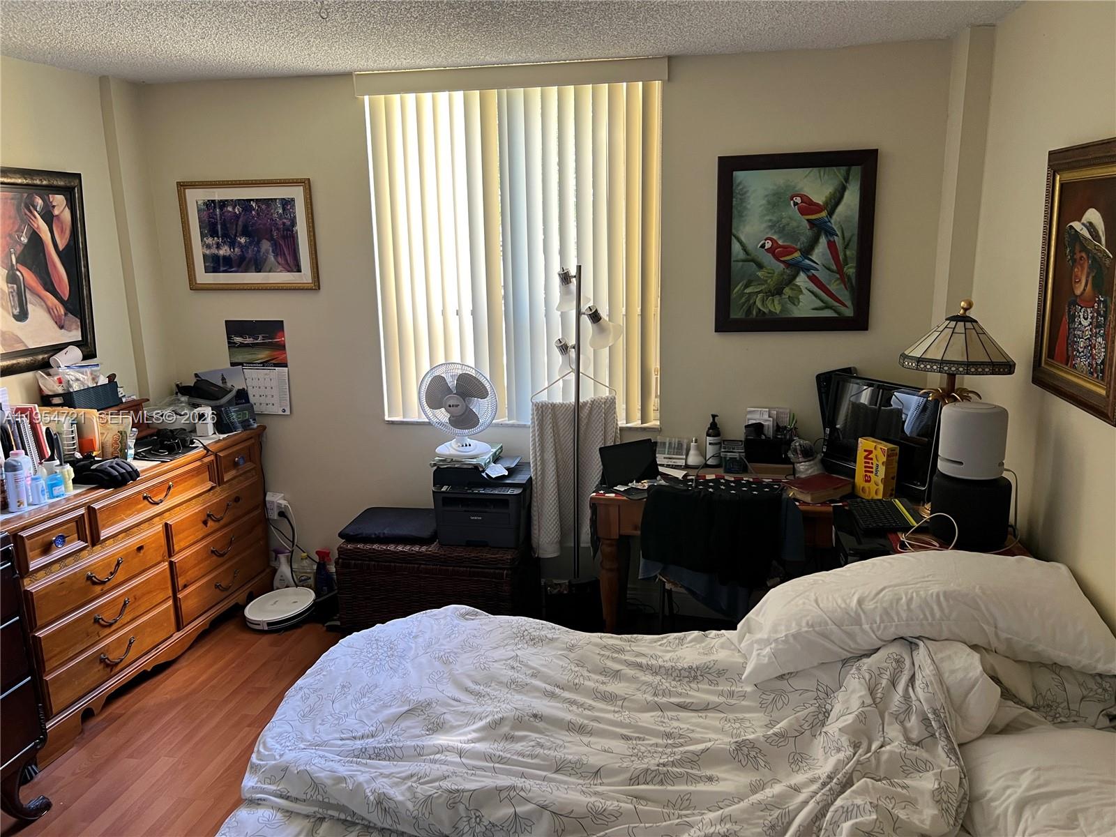 SOVEREIGNS CONDO - Residential