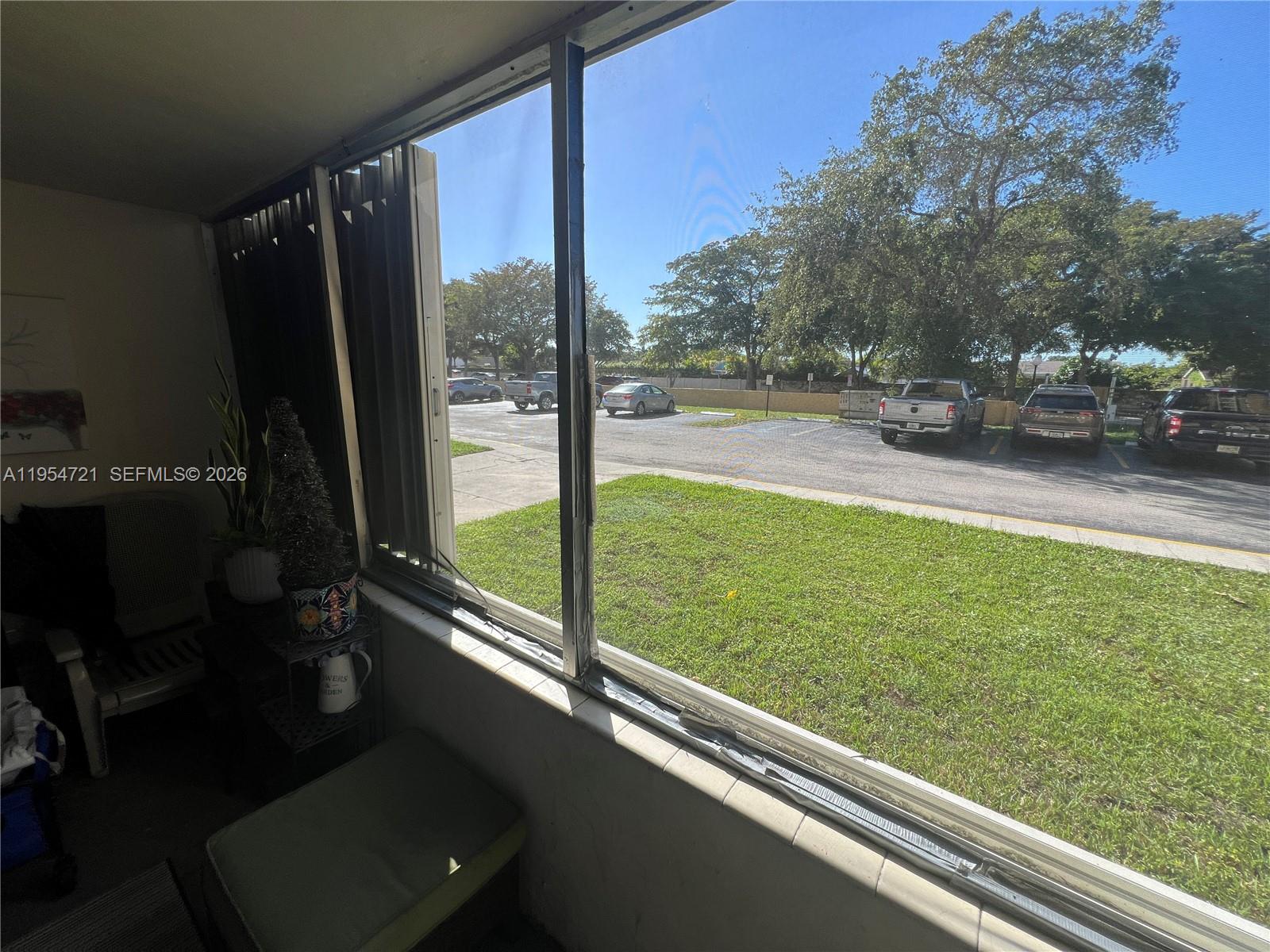 SOVEREIGNS CONDO - Residential