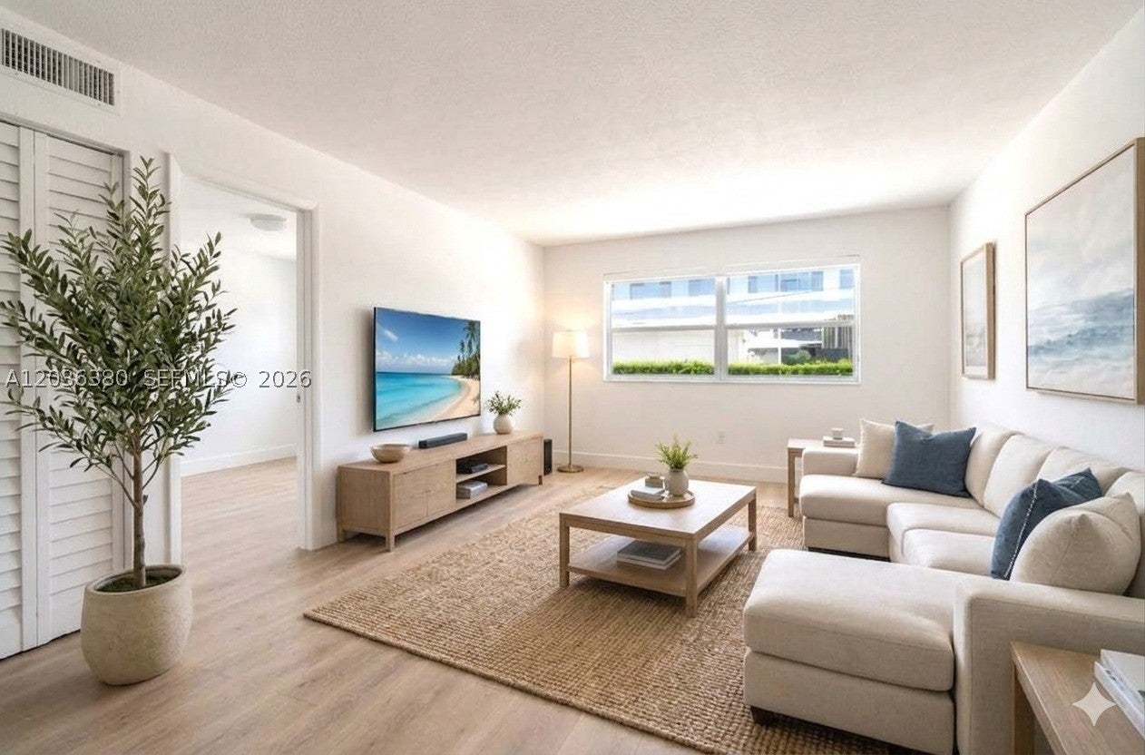 444 SW 4th St 204