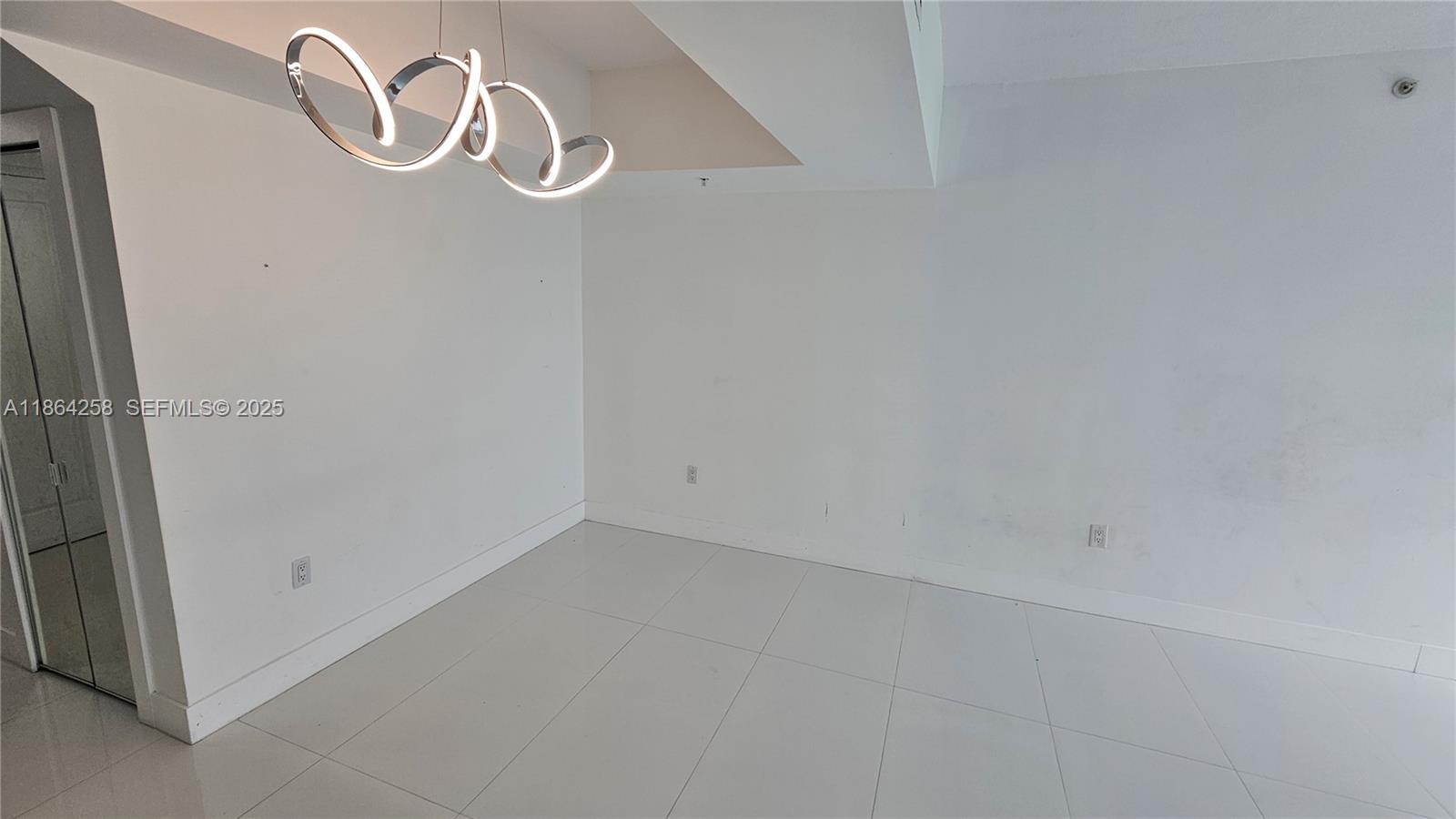 TERRAZAS RIVERPARK VILLAG - Residential