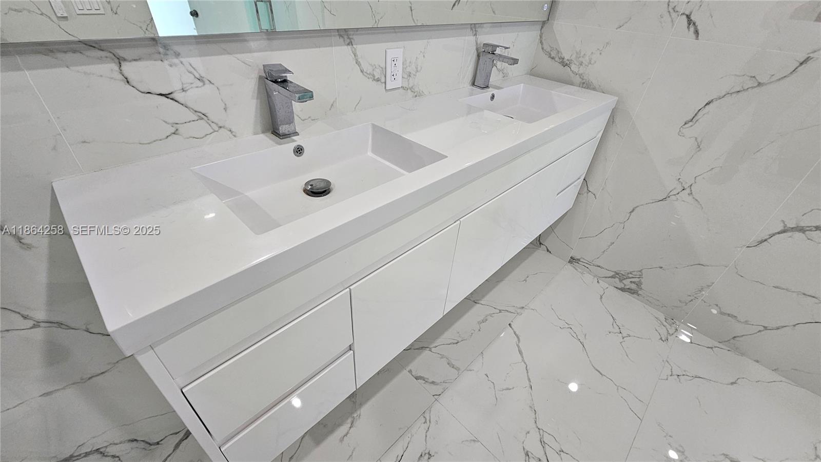 TERRAZAS RIVERPARK VILLAG - Residential