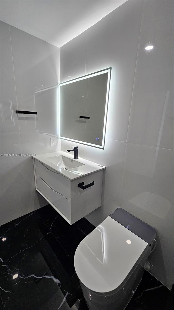 TERRAZAS RIVERPARK VILLAG - Residential