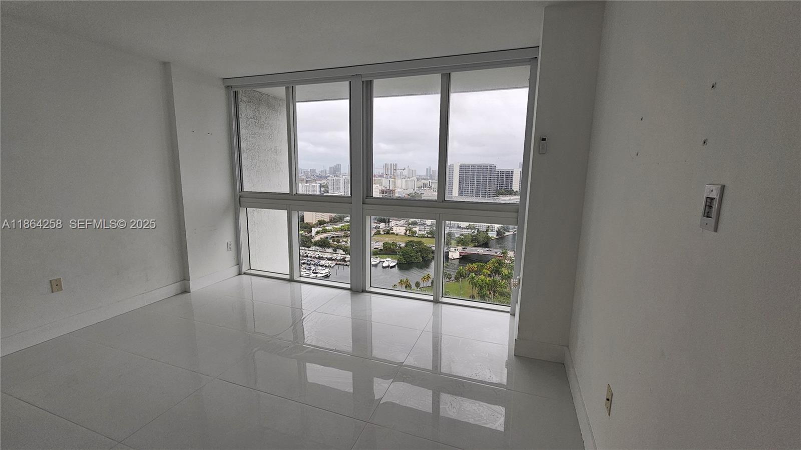 TERRAZAS RIVERPARK VILLAG - Residential