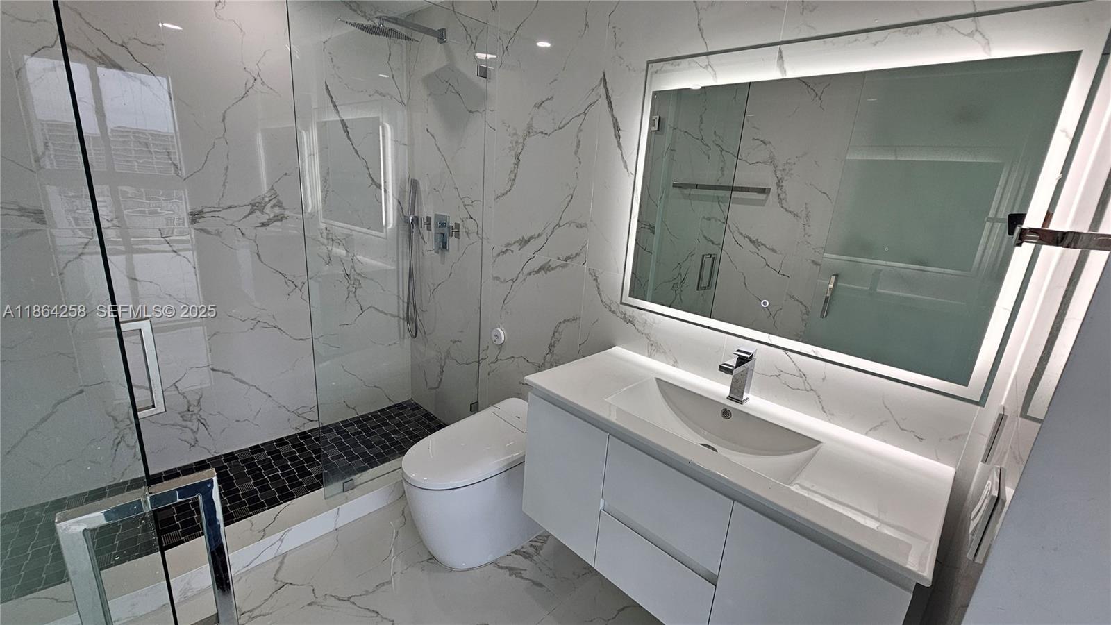 TERRAZAS RIVERPARK VILLAG - Residential