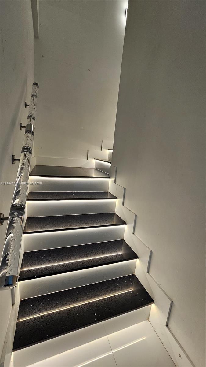 TERRAZAS RIVERPARK VILLAG - Residential