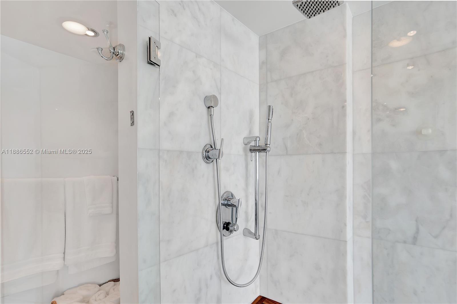 MERIDIAN 5 CONDO - Residential