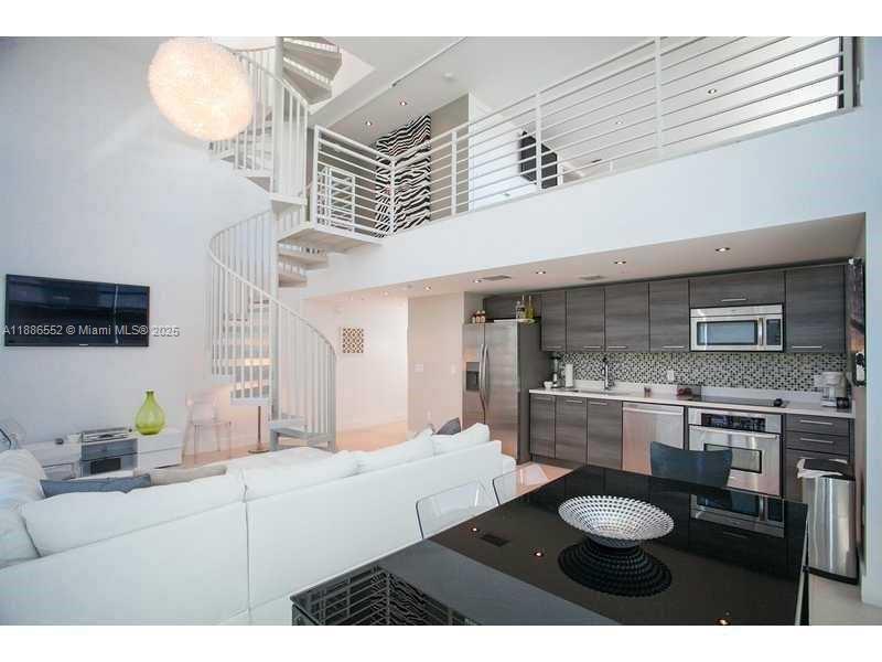 MERIDIAN 5 CONDO - Residential