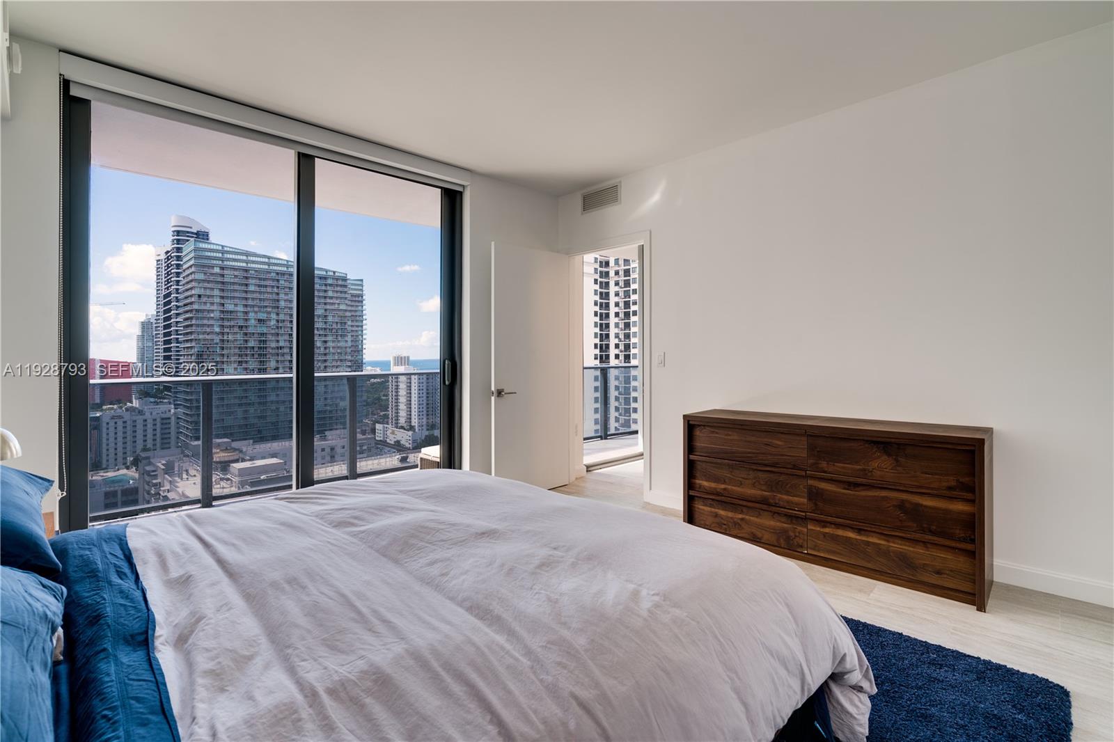 BRICKELL HEIGHTS EAST CON - Residential Lease