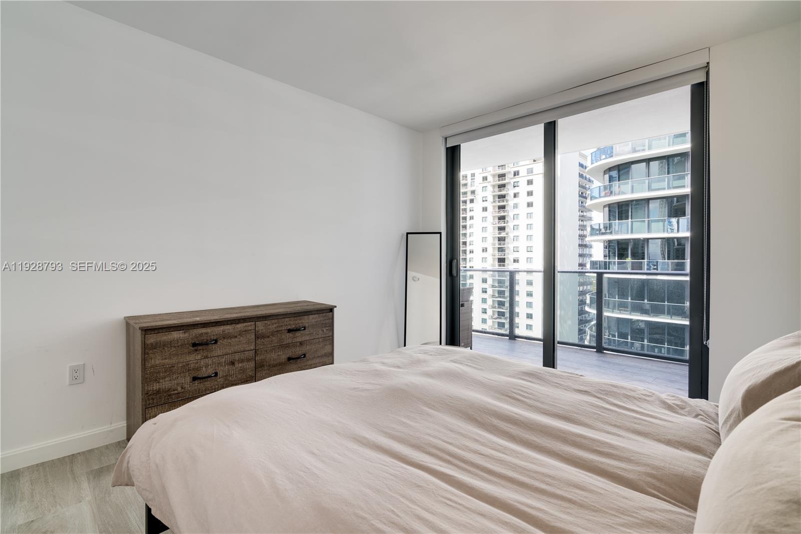 BRICKELL HEIGHTS EAST CON - Residential Lease