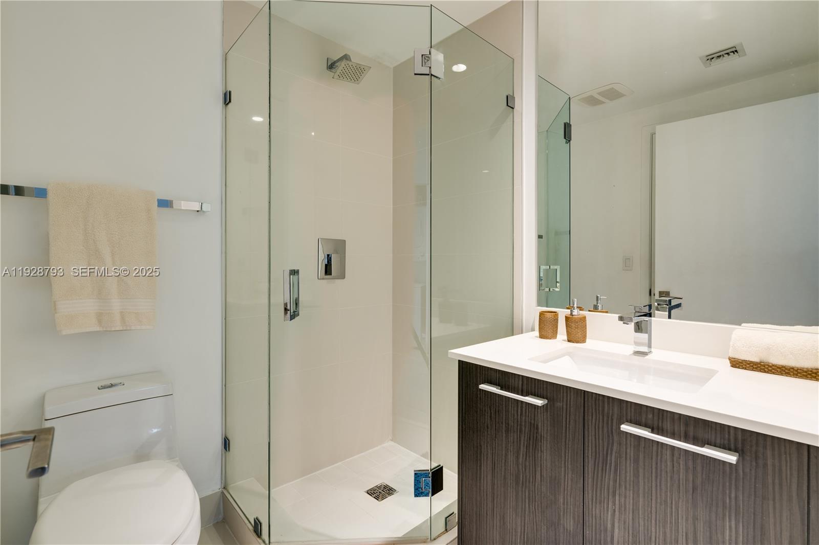 BRICKELL HEIGHTS EAST CON - Residential Lease