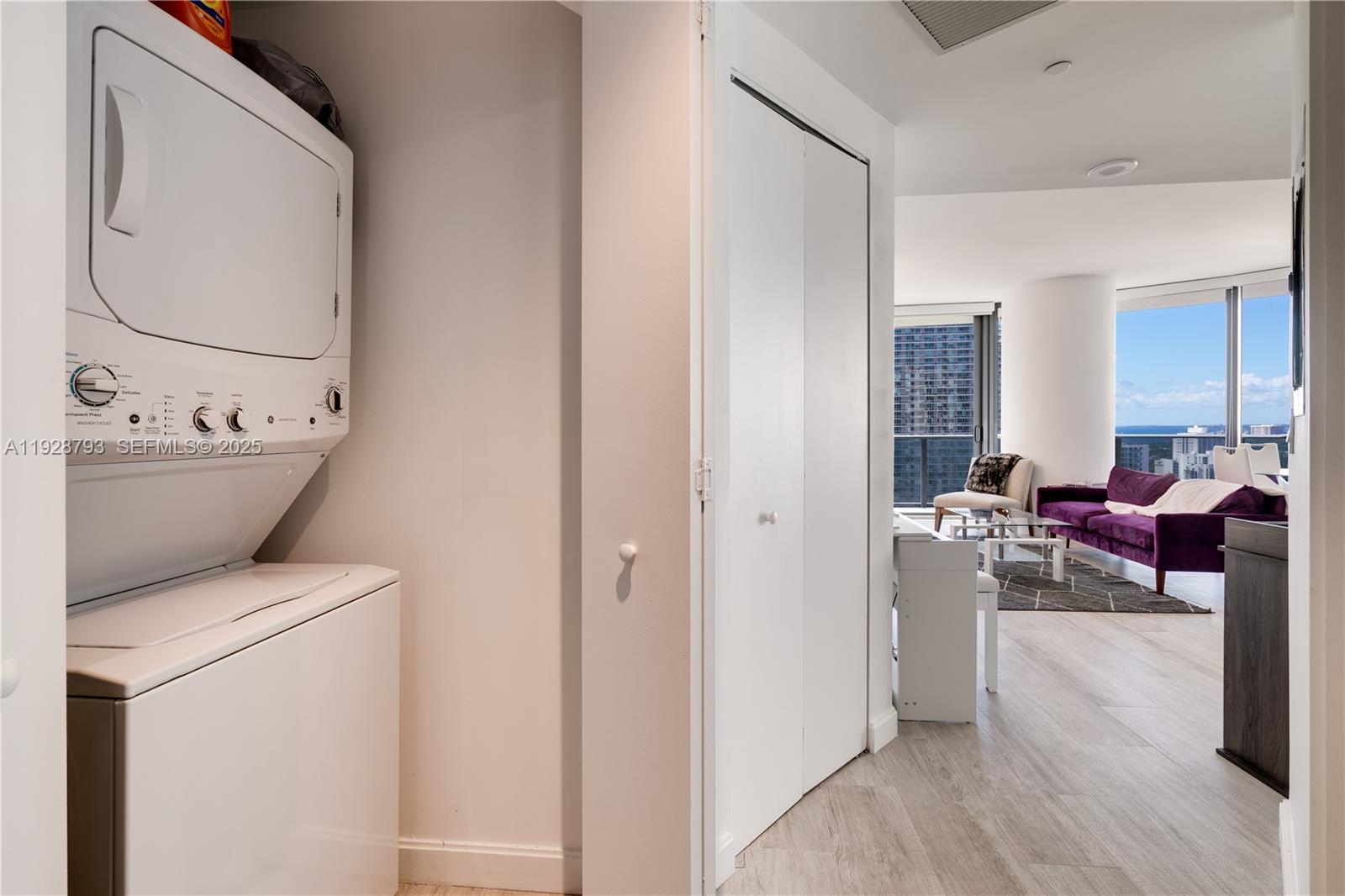 BRICKELL HEIGHTS EAST CON - Residential Lease