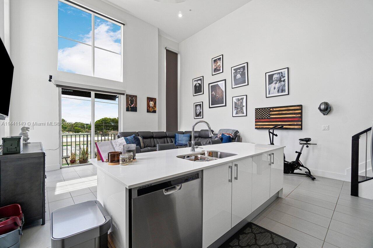 URBAN VILLAGE AT 5TH AVE - Residential Lease