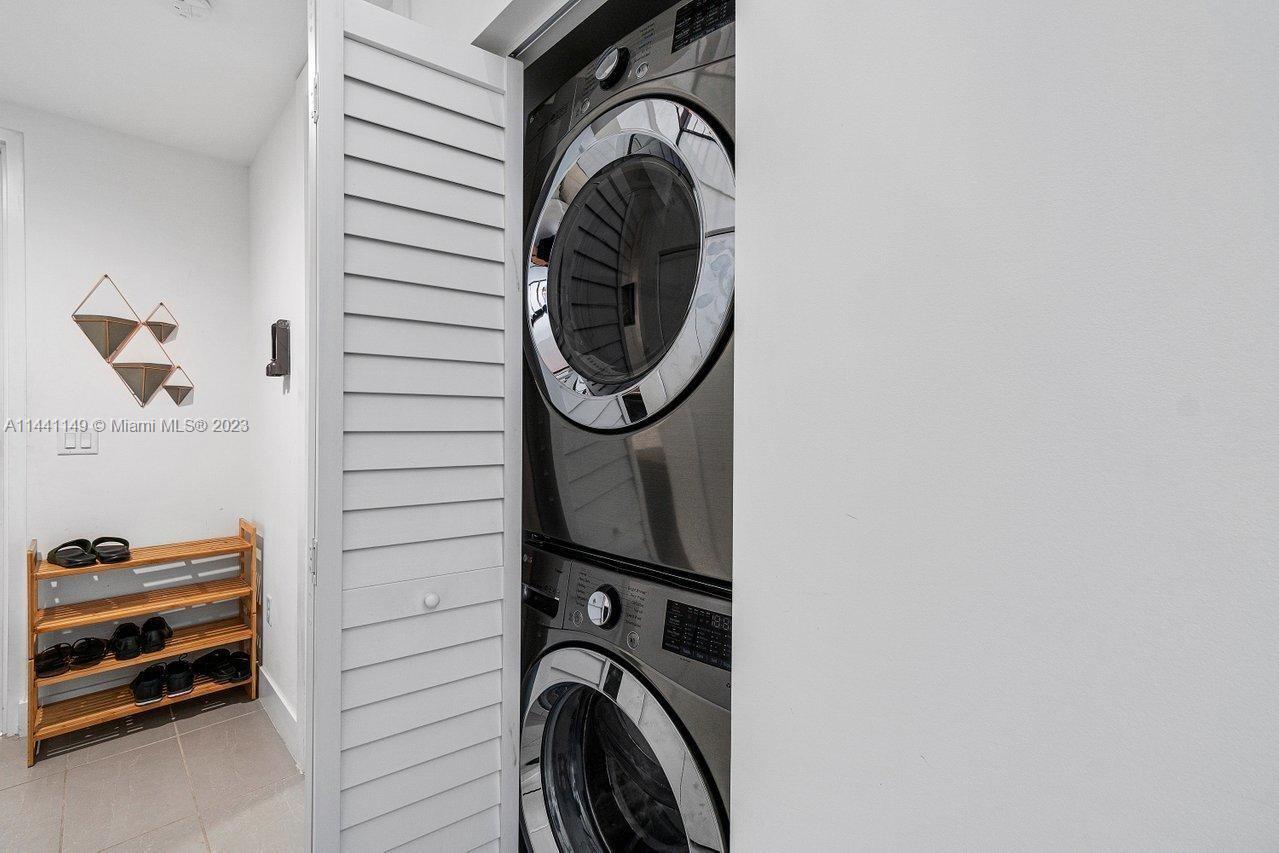 URBAN VILLAGE AT 5TH AVE - Residential Lease