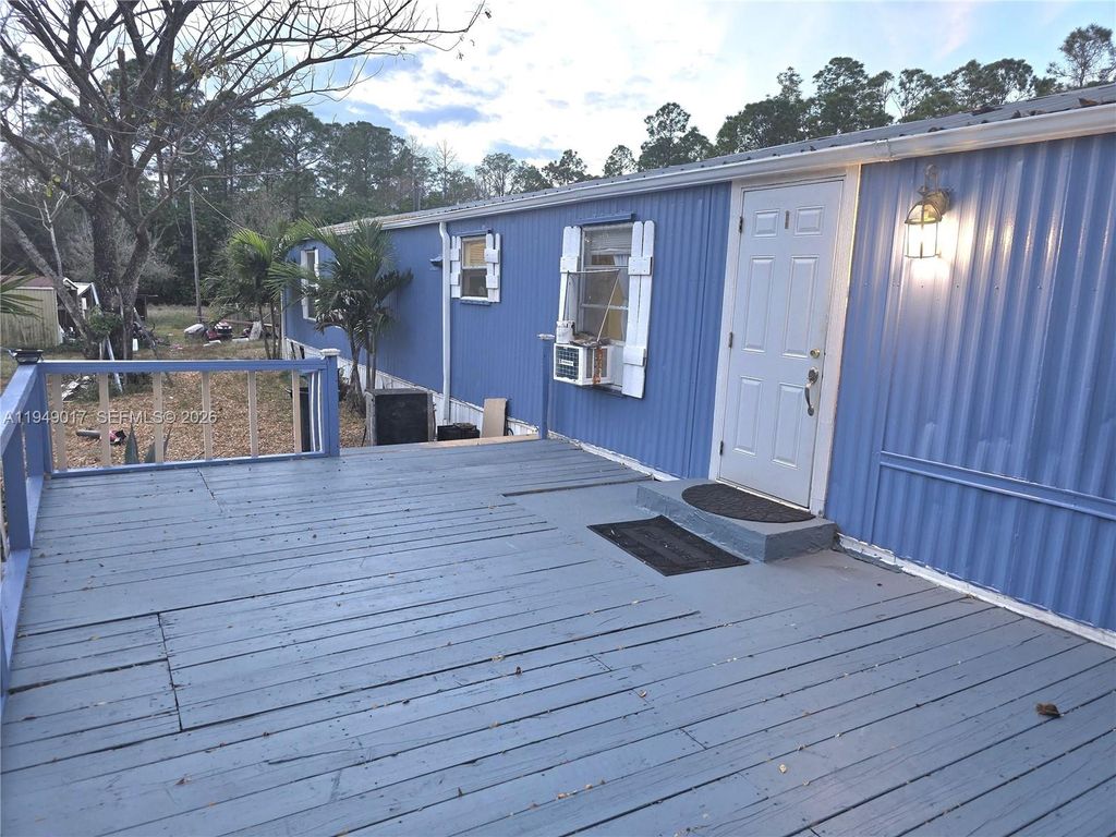 Photo of 575 Vero Ave, Clewiston, FL 33440 (MLS # A11949017)