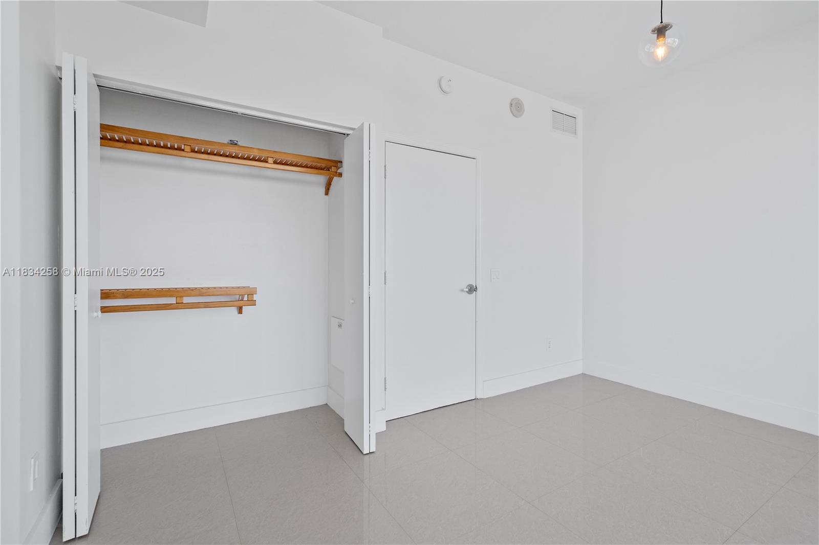 INFINITY AT BRICKELL COND - Residential