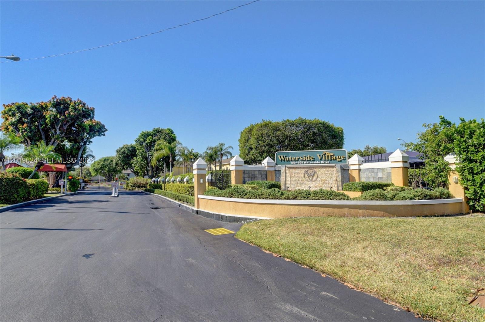 WATERSIDE VILLAGE OF PALM - Residential