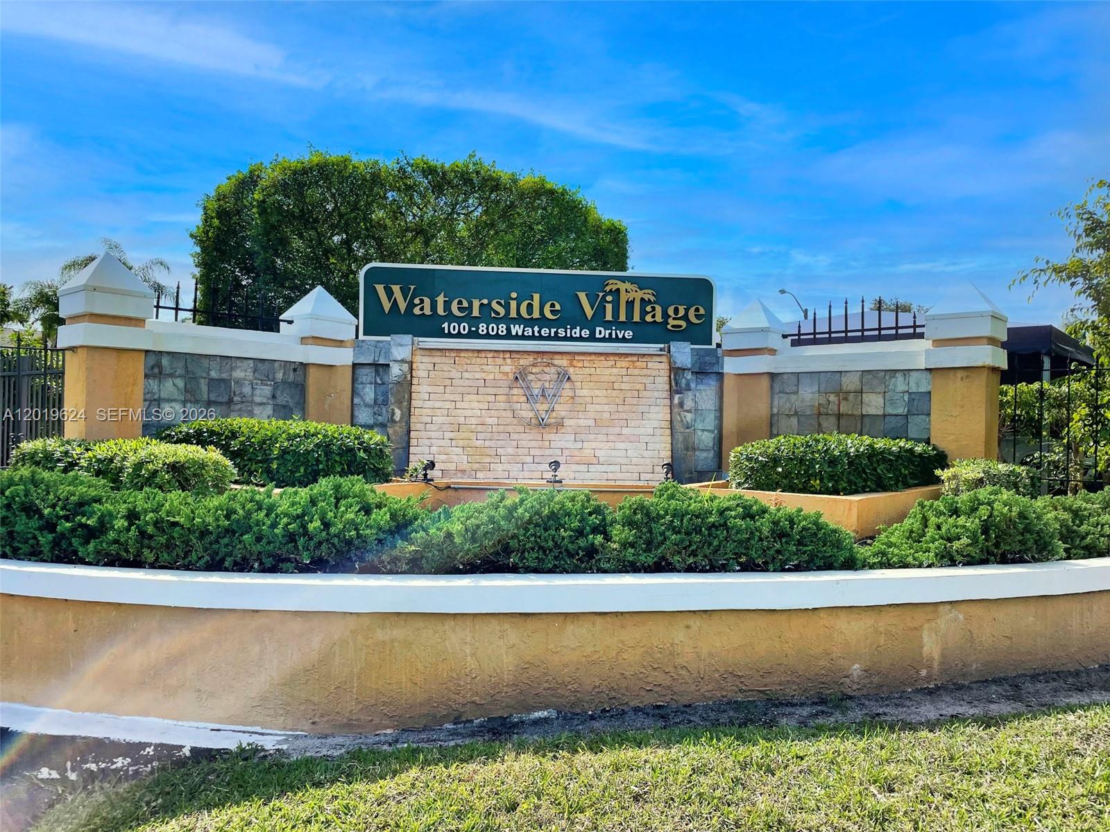 WATERSIDE VILLAGE OF PALM - Residential