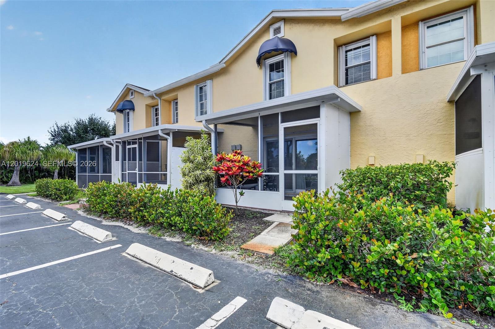 WATERSIDE VILLAGE OF PALM - Residential