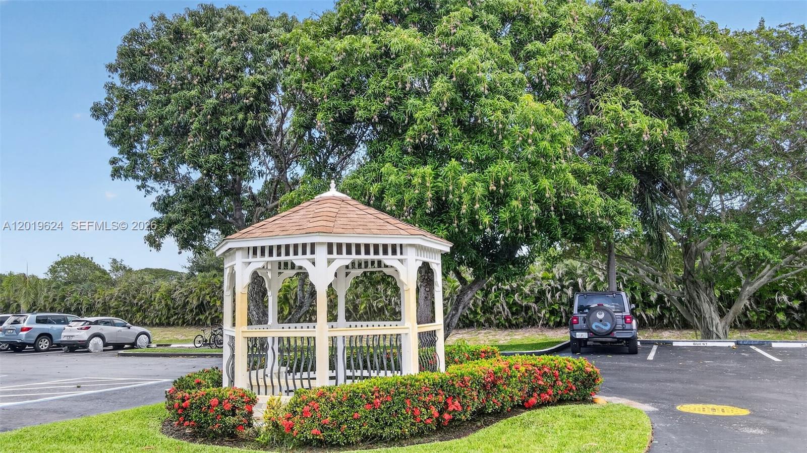 WATERSIDE VILLAGE OF PALM - Residential