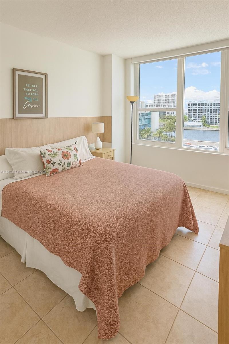 ALEXANDER TOWERS CONDO - Residential