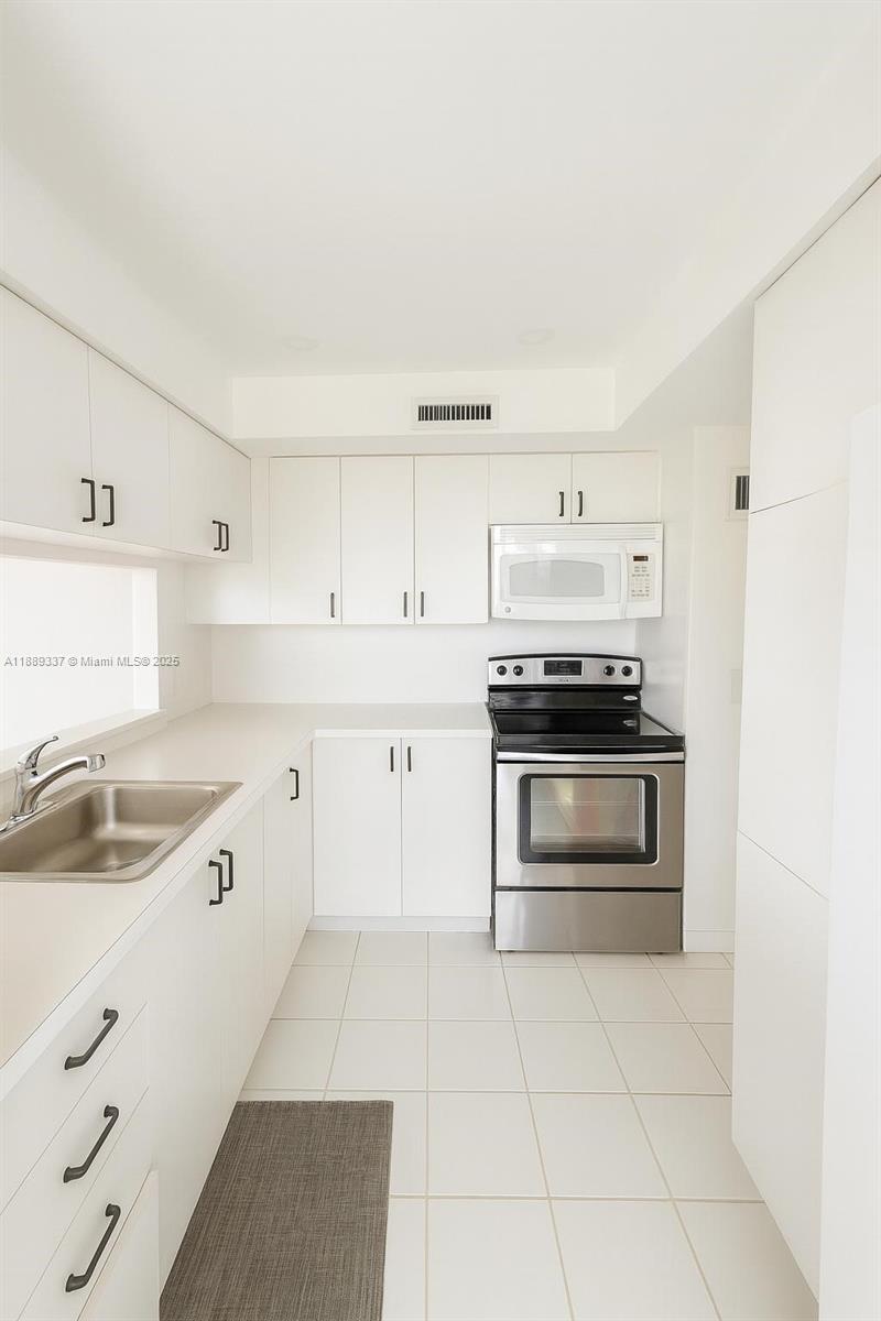 3505 S Ocean Dr 601