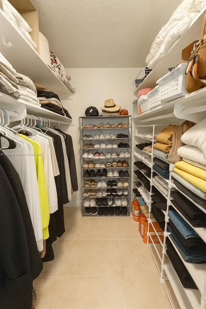 ALEXANDER TOWERS CONDO - Residential