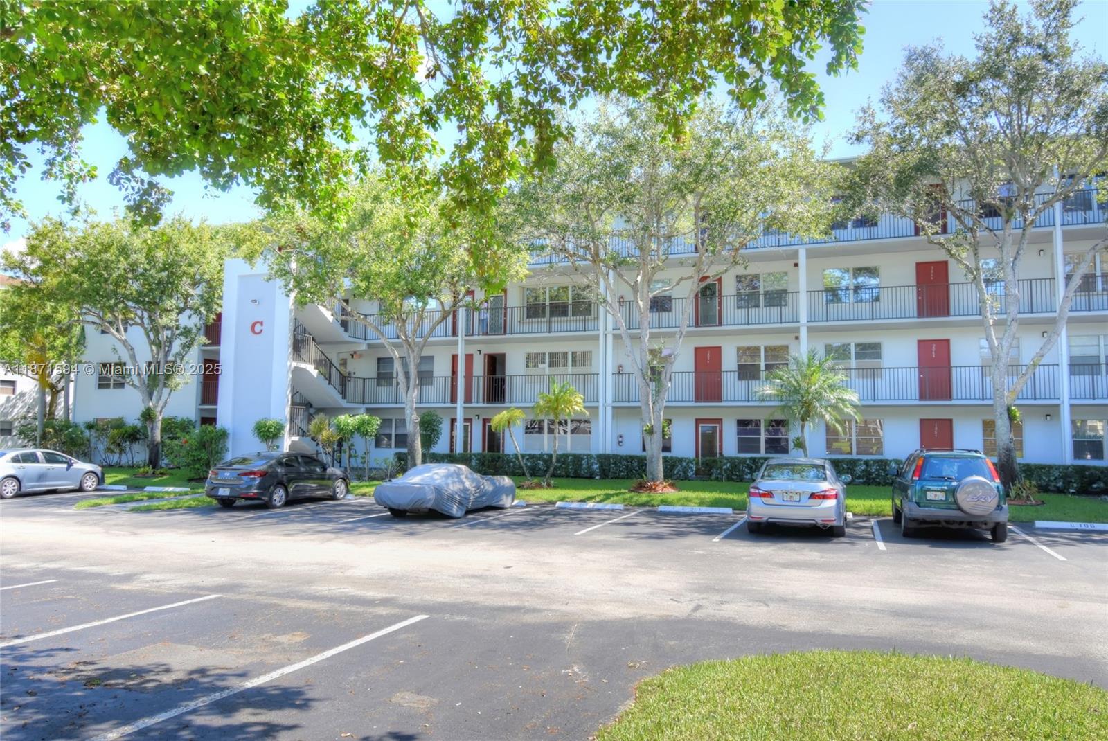The most beautiful 2BD/2BA condo on 4th floor, next to end unit, breath taking view of the lake & clubhouse pool, beautiful balcony with sliding glass door & french door to bedrooms, grand kitchen,
gorgeous bathrooms. Pictures speak for themselves. Lucky one gets this one.
