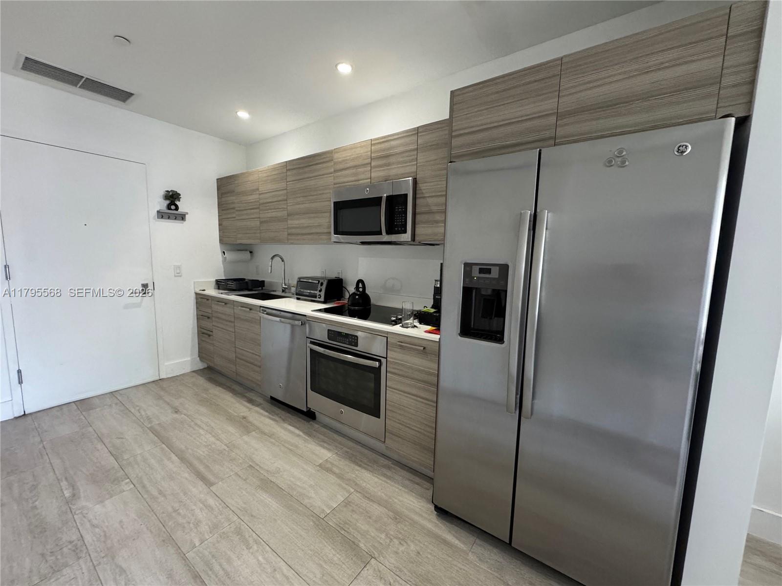 3401 MIDTOWN CONDO - Residential