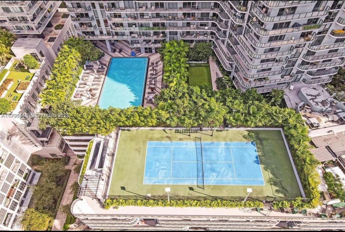 3401 MIDTOWN CONDO - Residential