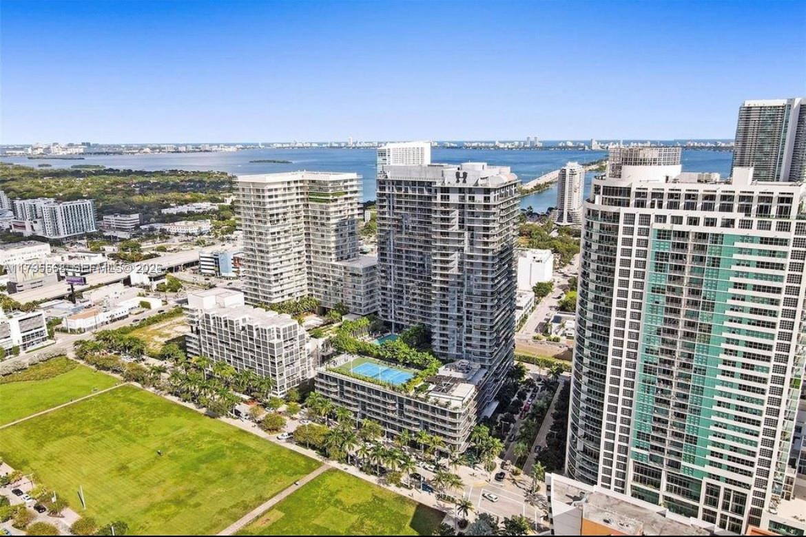 3401 MIDTOWN CONDO - Residential