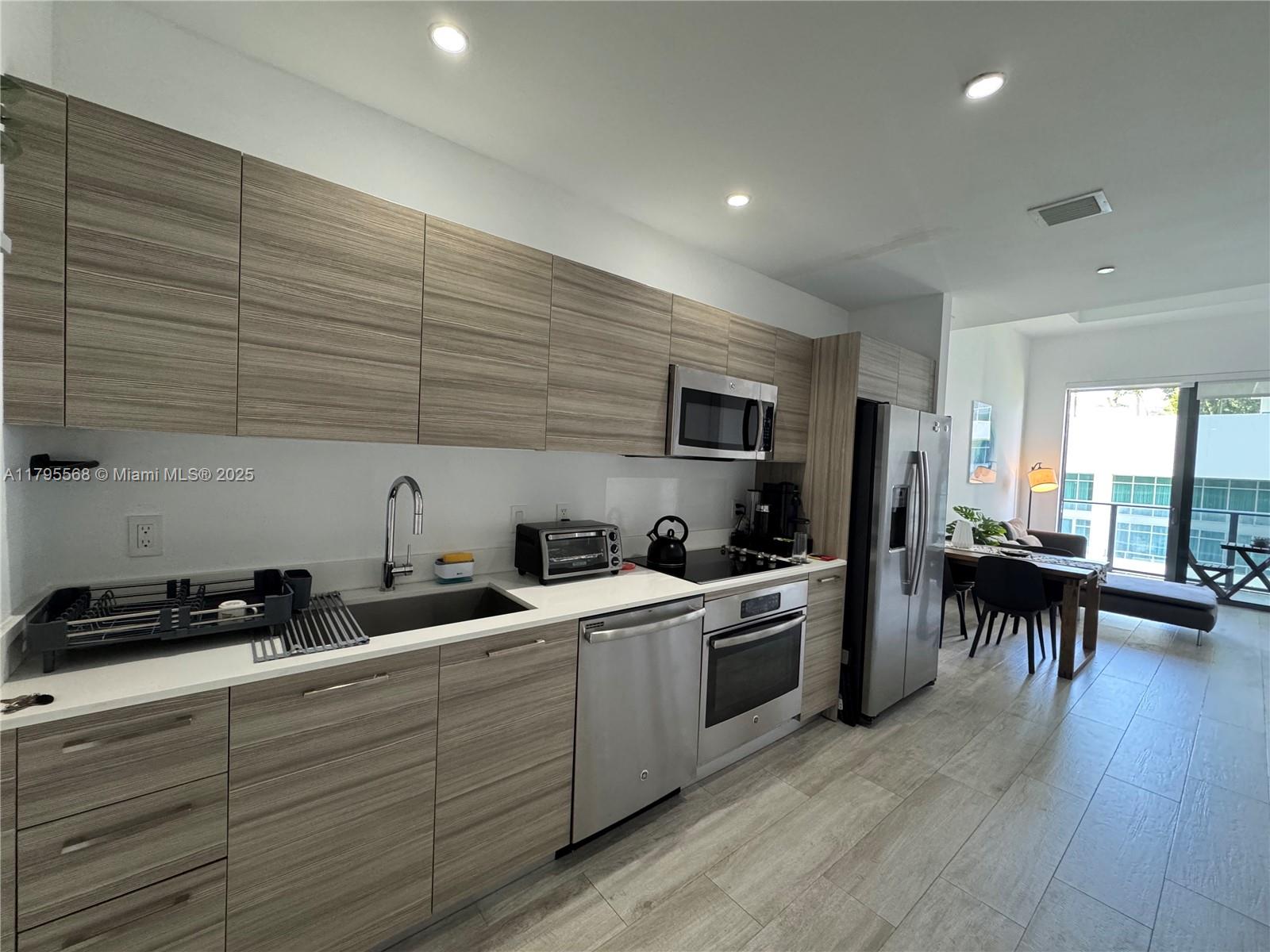 Property for Sale at 121 Ne 34th St L601, Miami, Broward County, Florida - Bedrooms: 1 
Bathrooms: 1  - $455,000