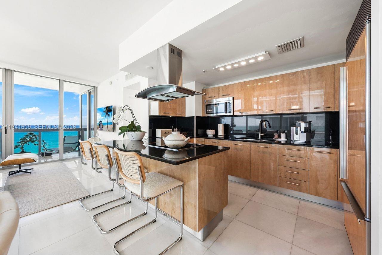 NORTH CARILLON BEACH COND - Residential