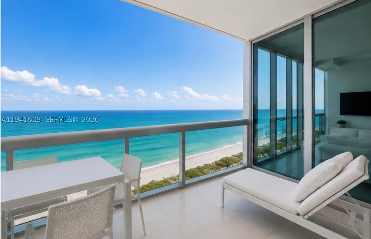6899 Collins Ave