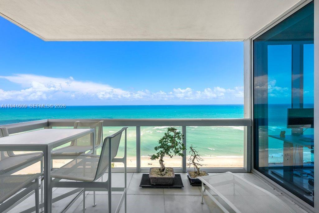 NORTH CARILLON BEACH COND - Residential