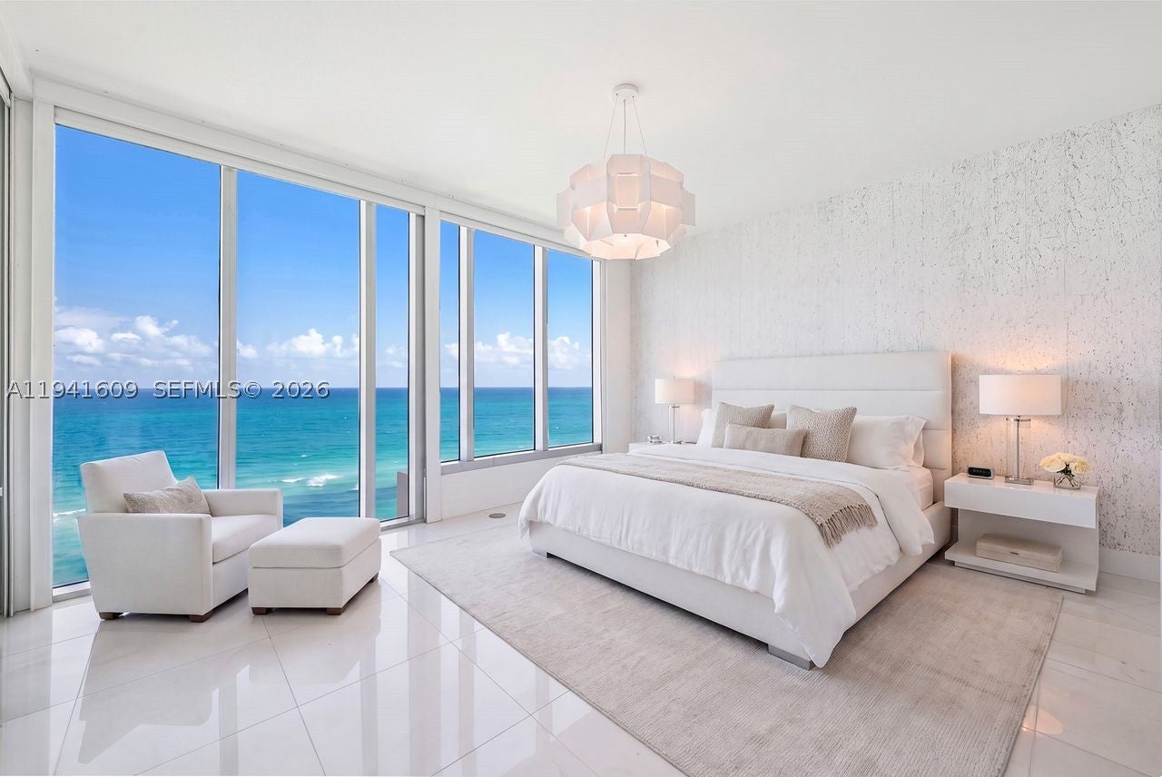 6899 Collins Ave 1205