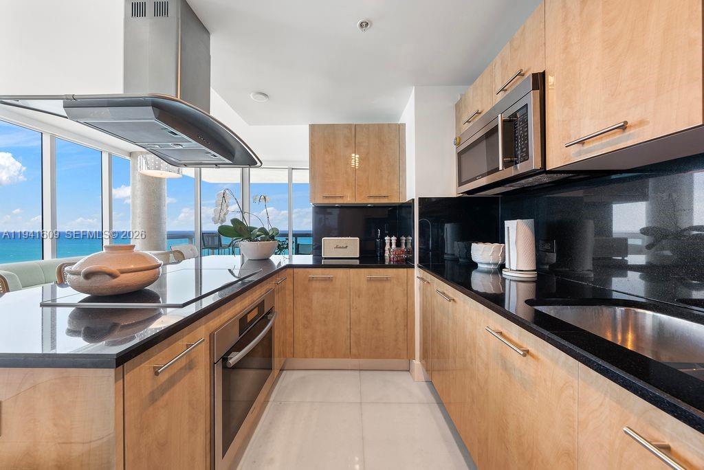 NORTH CARILLON BEACH COND - Residential