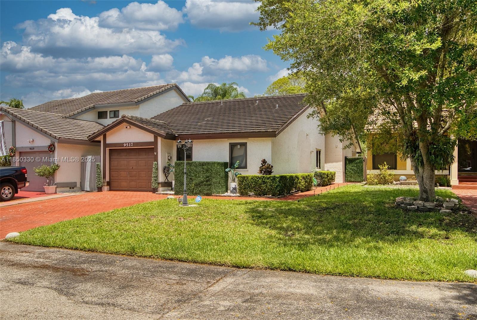 Charming Hammocks home. Recent 2024 updates include impact windows and doors , New A/C and Washer Dryer Combo, tankless water heater. The house has a modern open concept and is well maintained. Hammocks location surrounded with A rated schools and a abundance of shopping outlets. Easy to show.