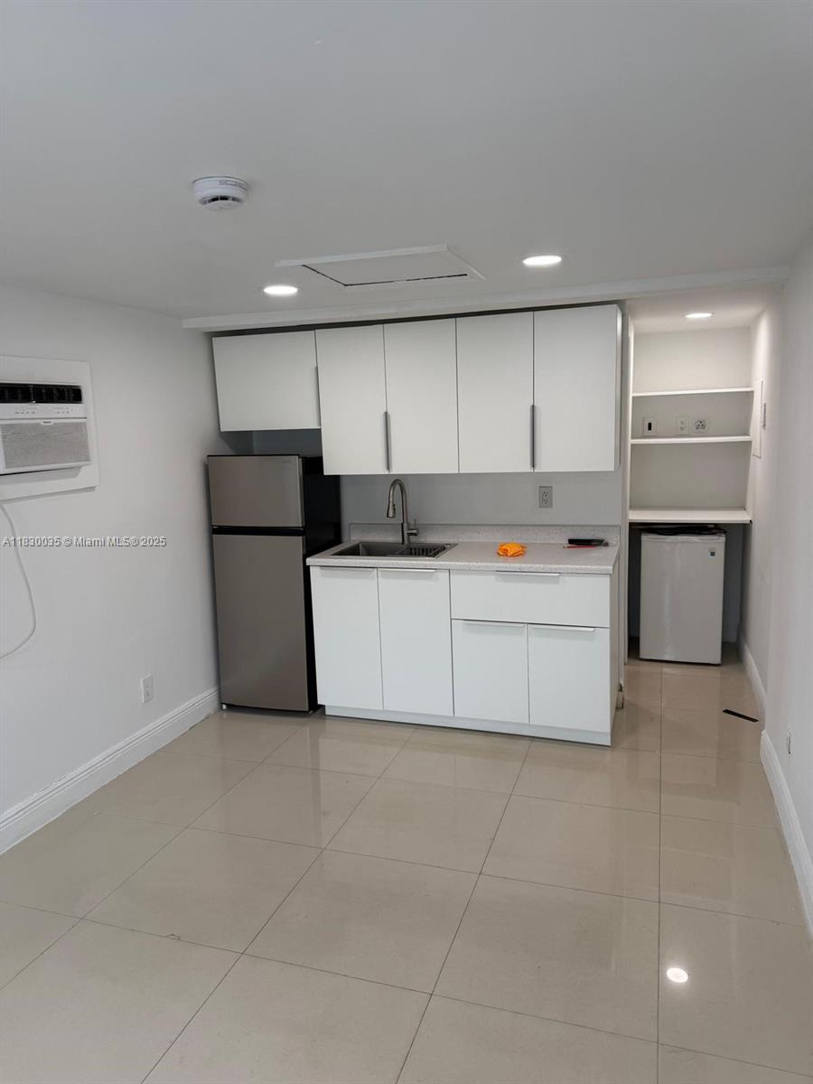 Beautifully renovated efficiency, close to I-95 and Hard Rock Casino Hotel
Rent for a single person