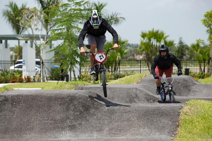 5770 Bristlecone Commoms