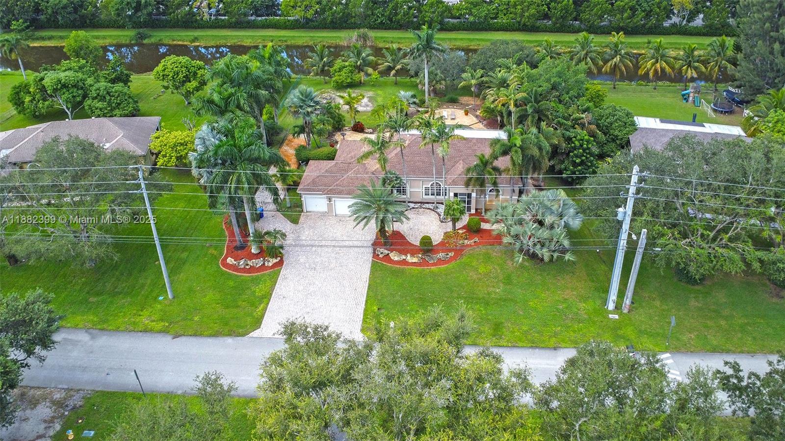 SELIGMAN-KIA ACRES - Residential