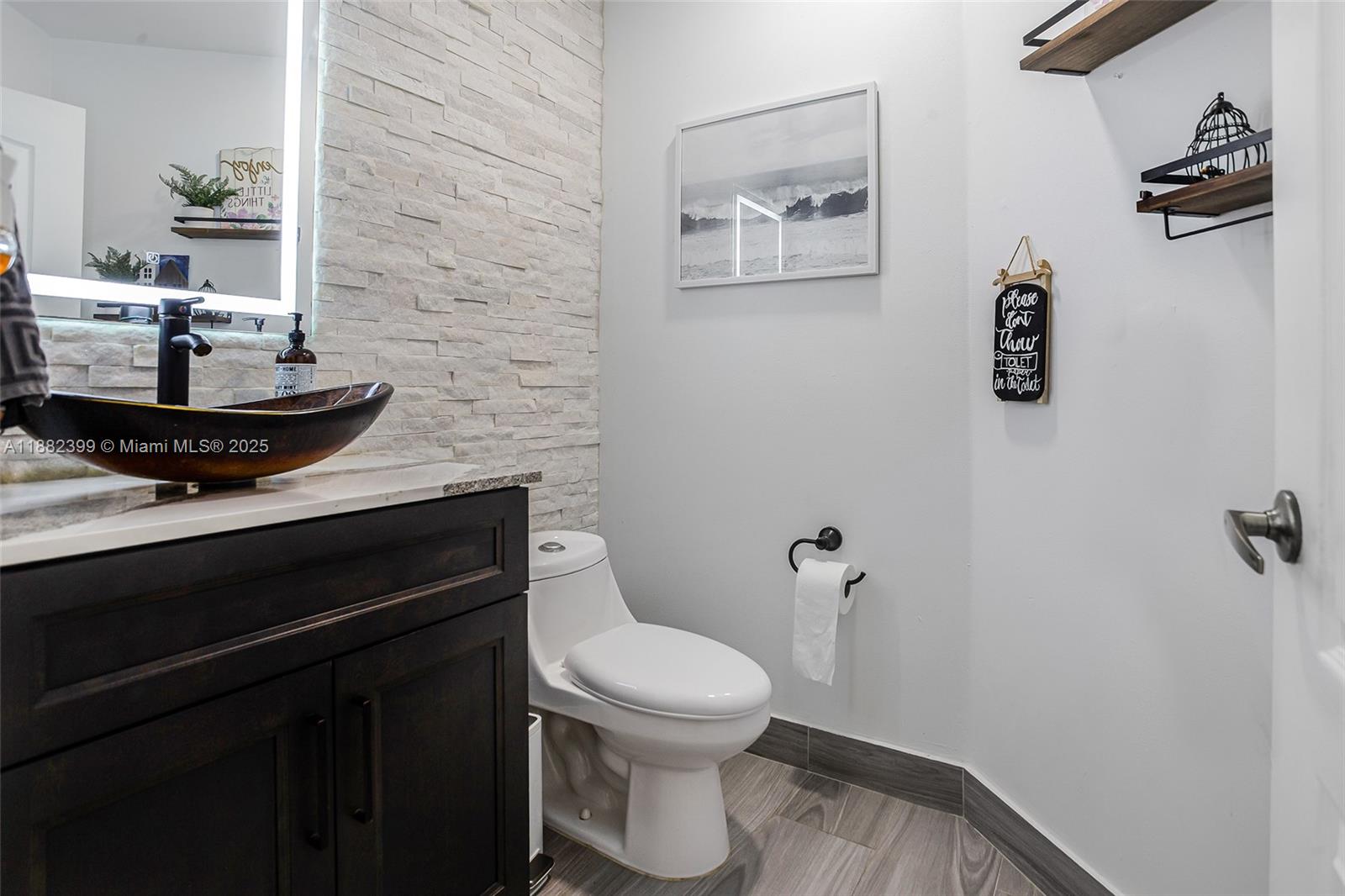 SELIGMAN-KIA ACRES - Residential