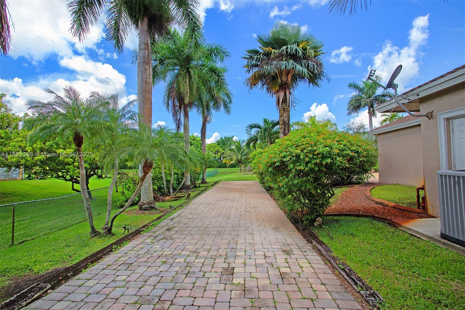SELIGMAN-KIA ACRES - Residential