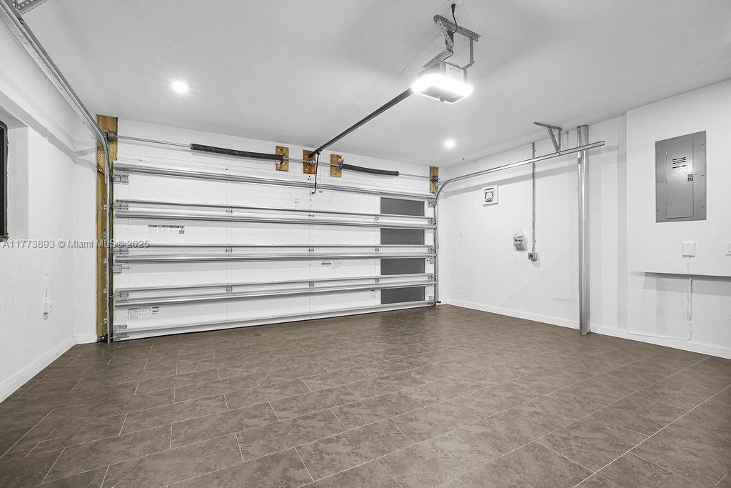 BEL-AIR ISLE - Residential