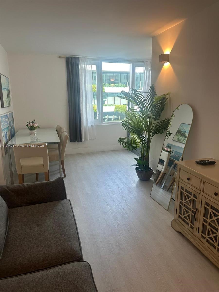 RONEY PALACE CONDO - Residential