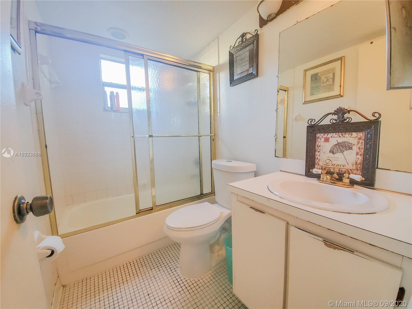 GARDENS NORTH 10 (THE) CO - Residential