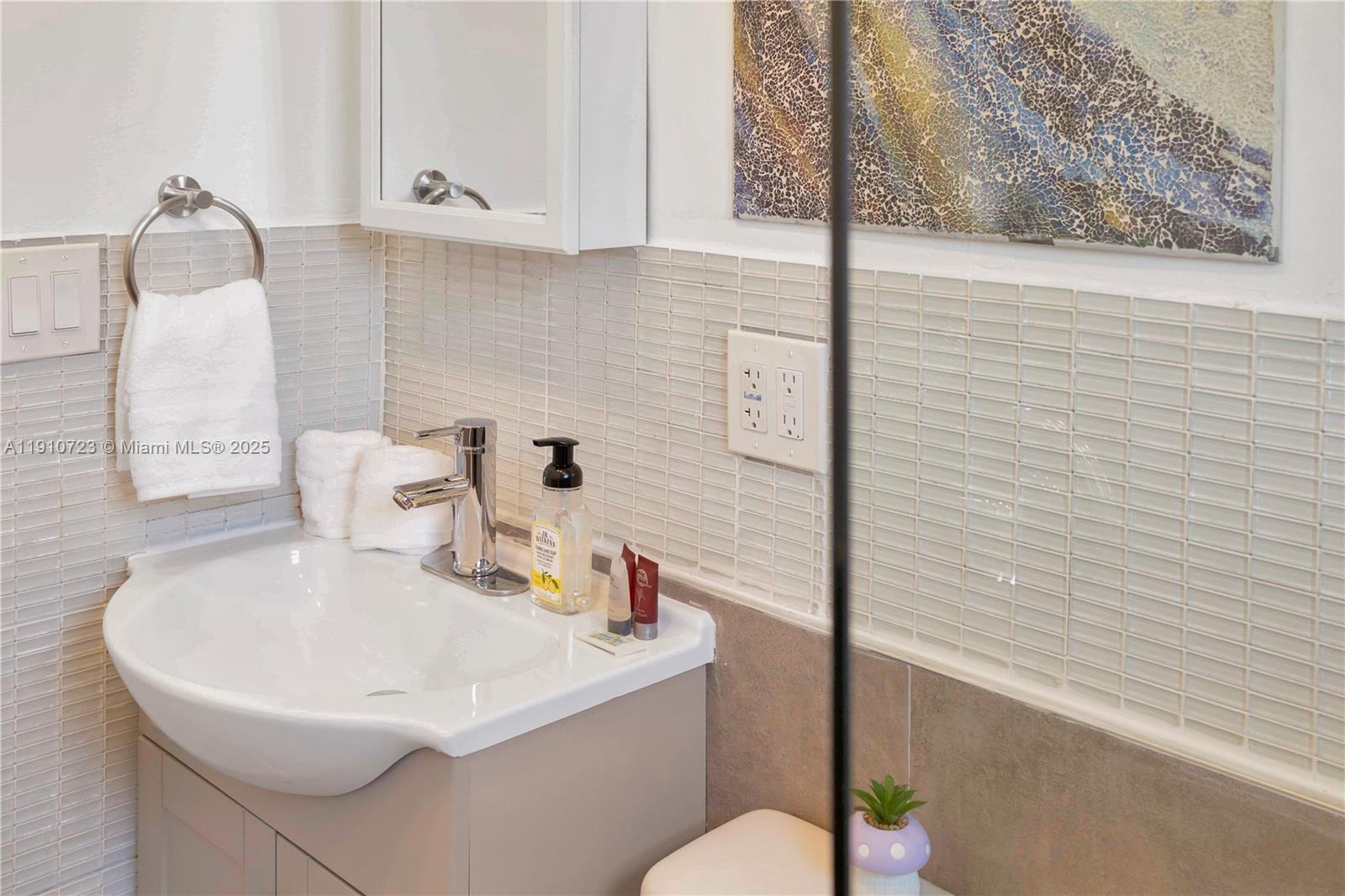 HIBISCUS PARK - Residential Lease