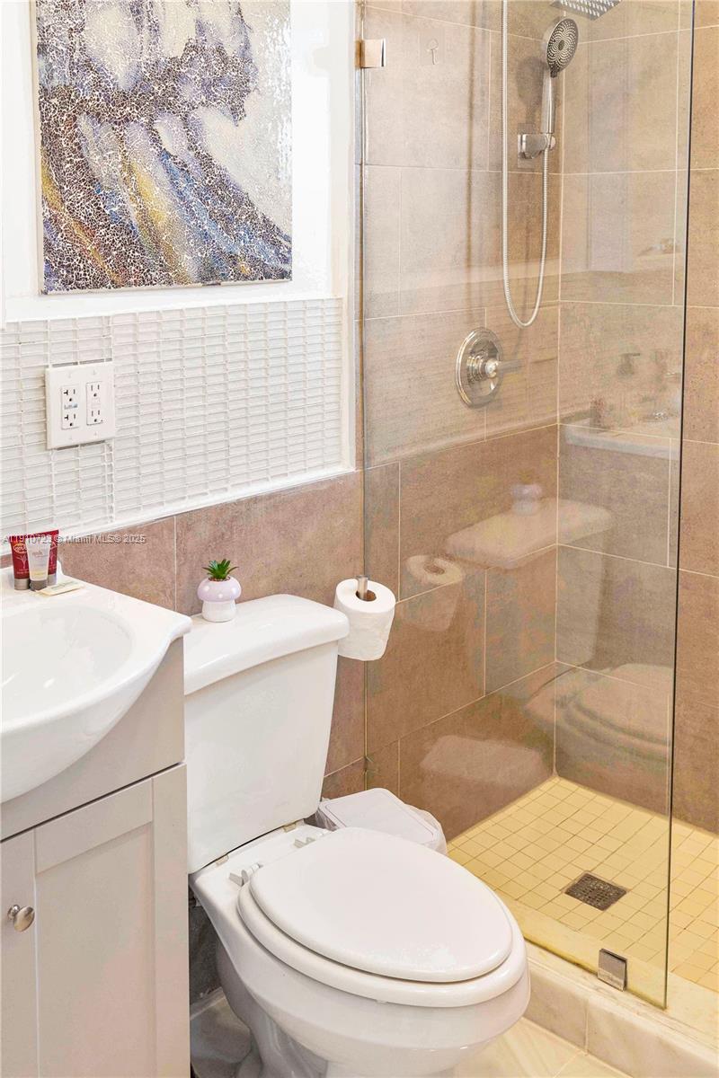 HIBISCUS PARK - Residential Lease